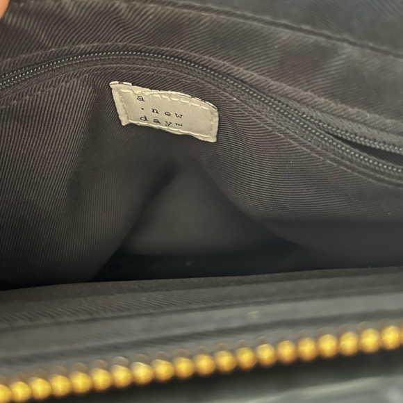 A NEW DAY Gray Croc with Gold Details Crossbody Bag - Picture 9 of 16